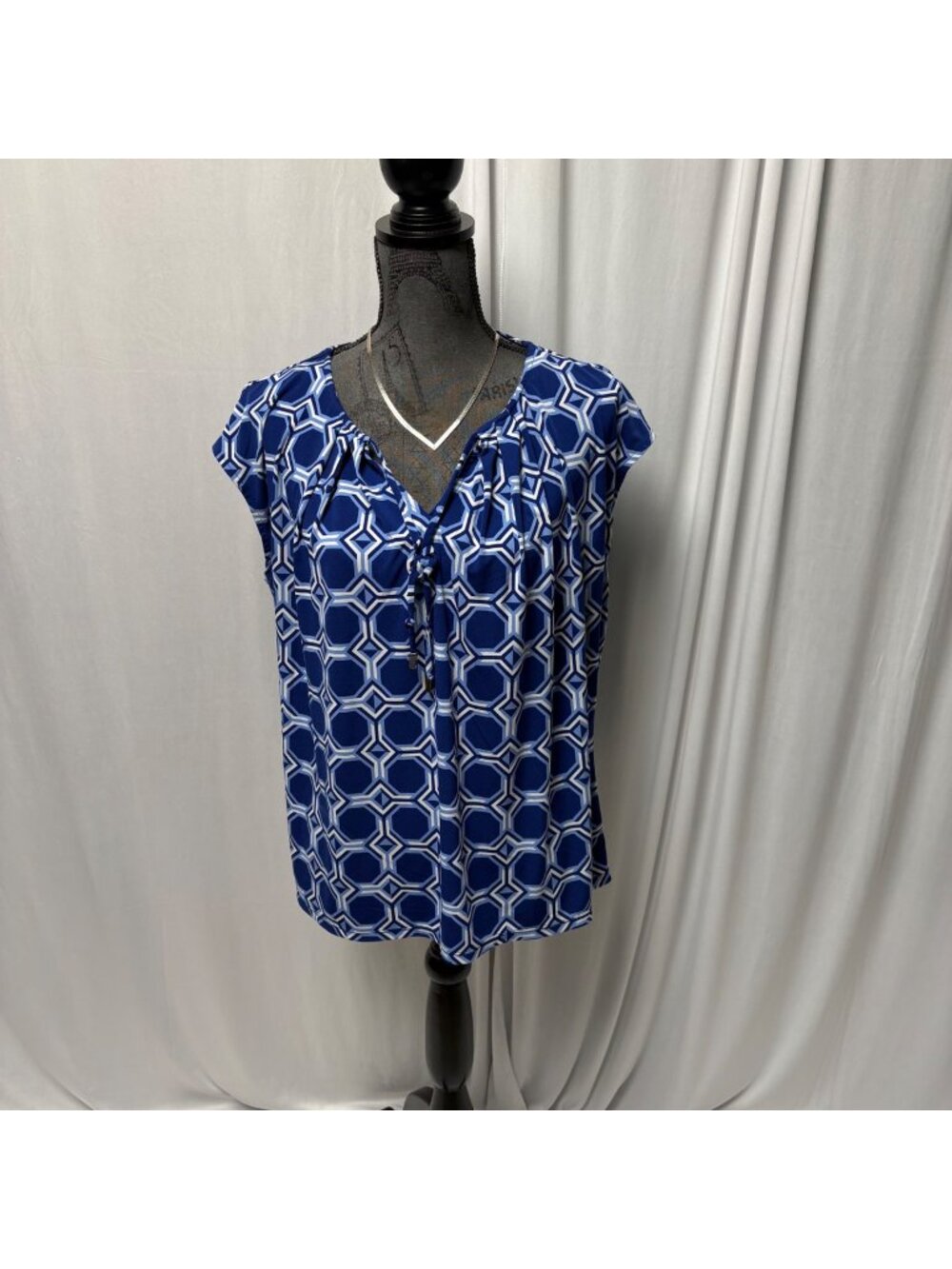 Liz Claiborne Top Womens Sz XL Short Sleeve Stretch Blue White Geometric Blouse